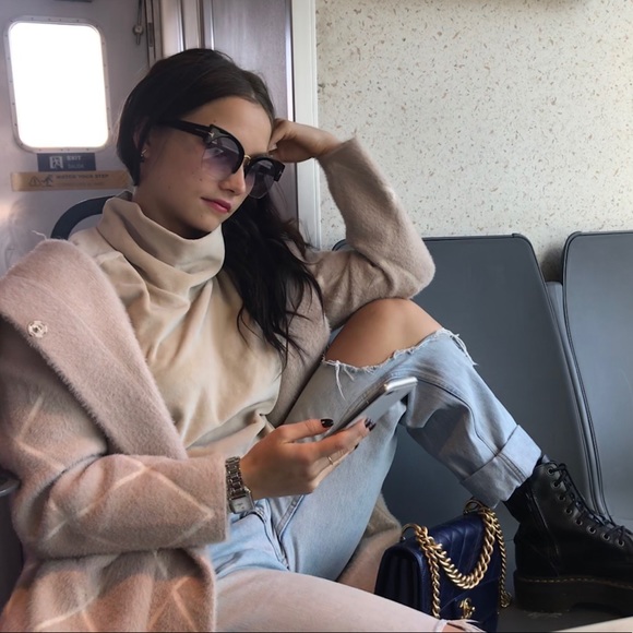 Meet your Posher, Anastasia - Picture 1 of 1